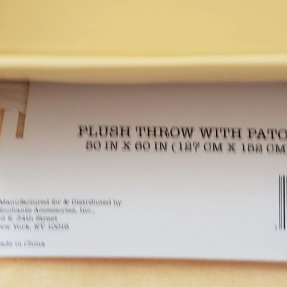 Rae Dunn blanket/ bake set - Picture 3 of 5